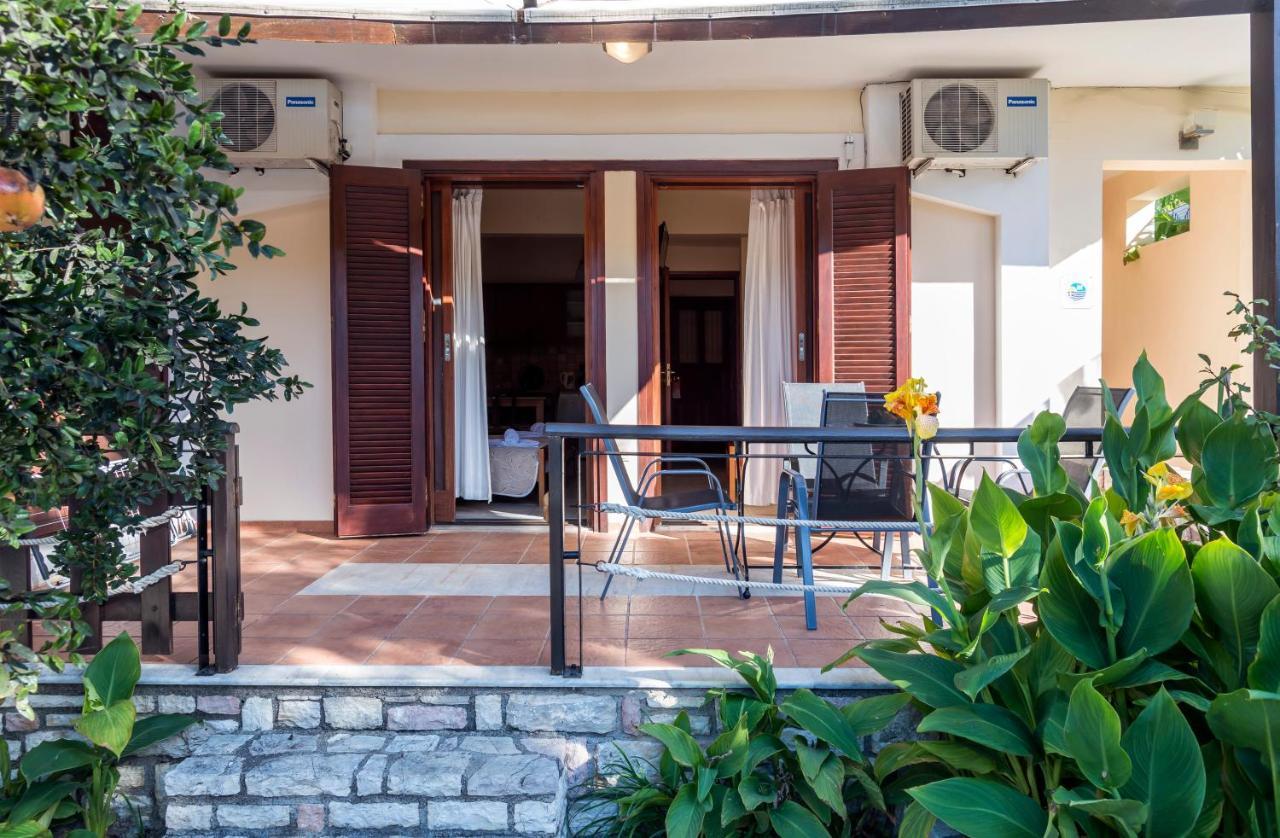 Akroyali Hotel & Villas Messinia Exterior photo