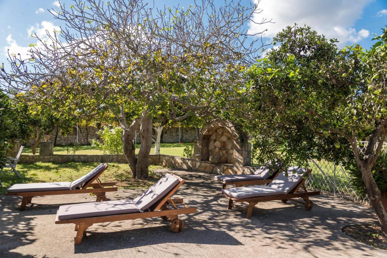 Akroyali Hotel & Villas Messinia Exterior photo
