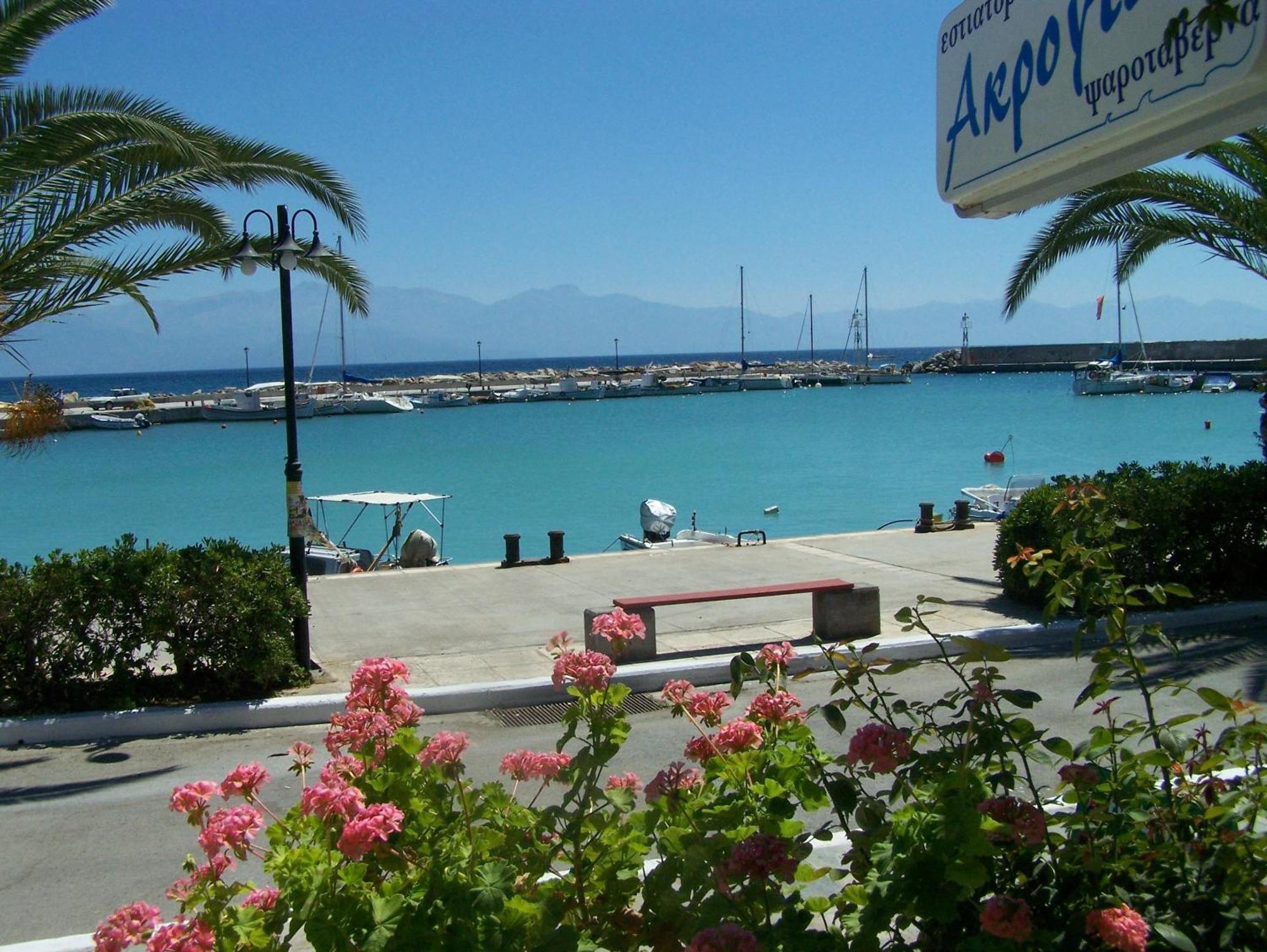 Akroyali Hotel & Villas Messinia Exterior photo