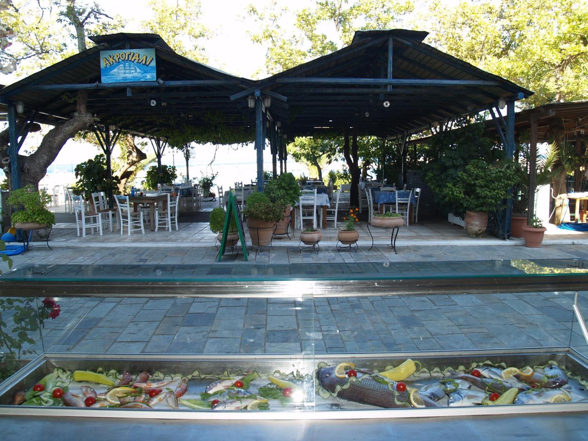 Akroyali Hotel & Villas Messinia Exterior photo