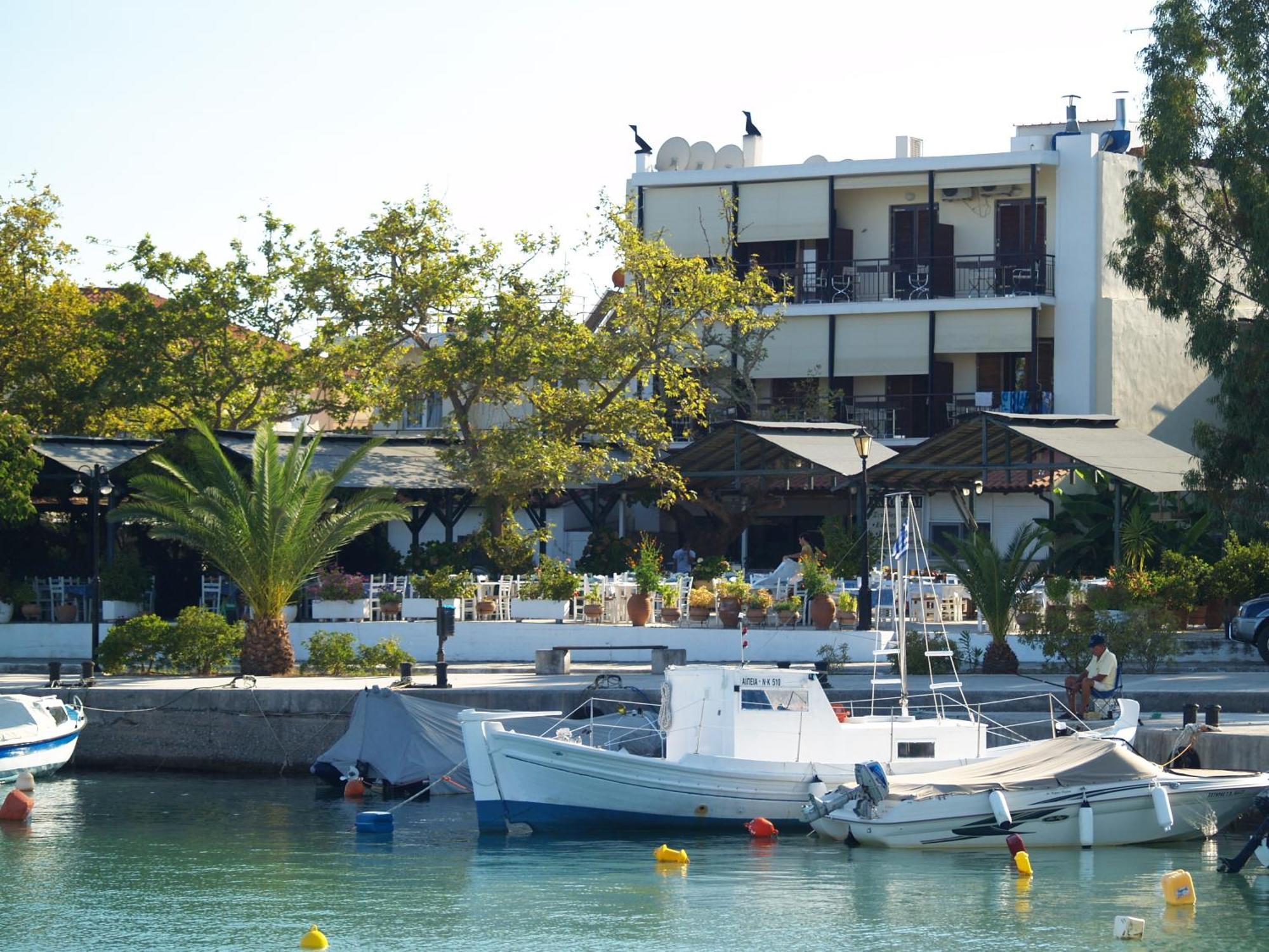 Akroyali Hotel & Villas Messinia Exterior photo