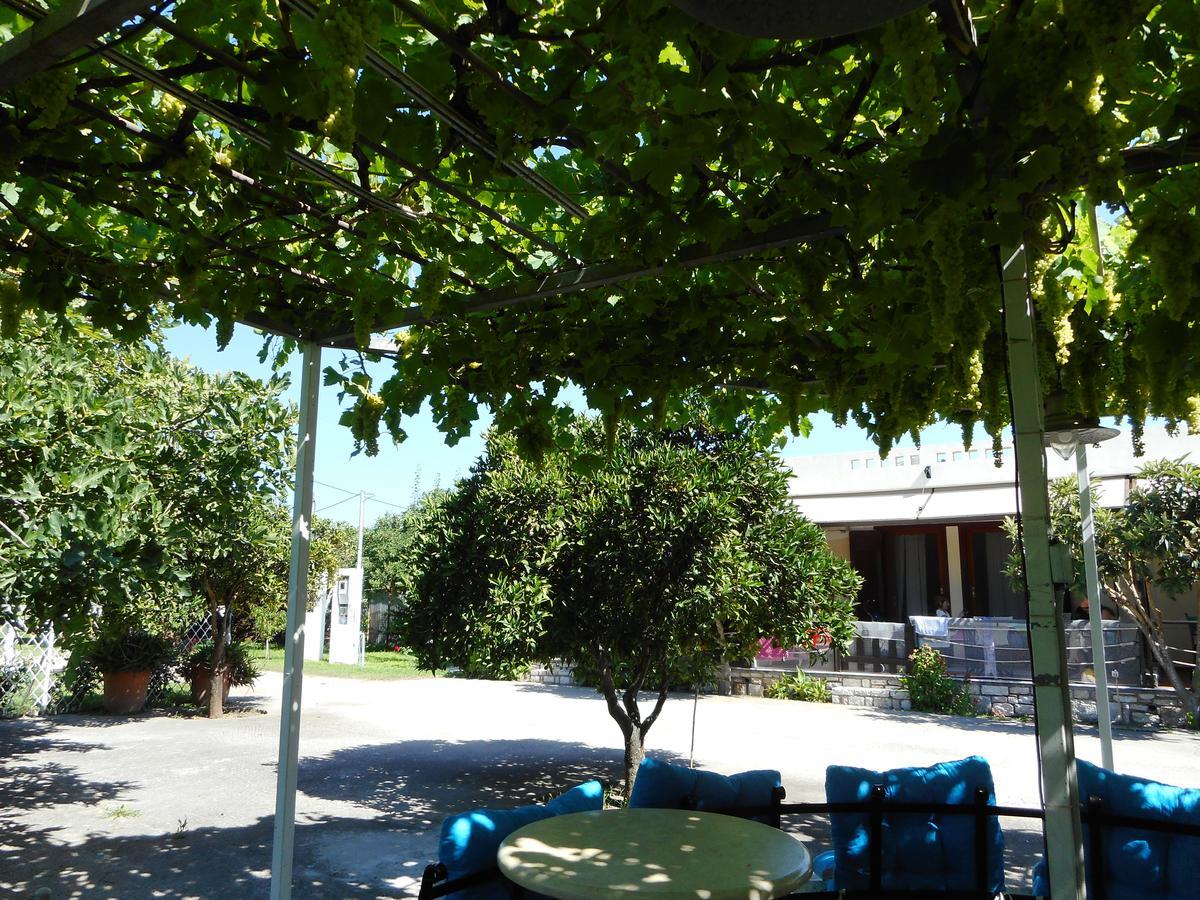 Akroyali Hotel & Villas Messinia Exterior photo