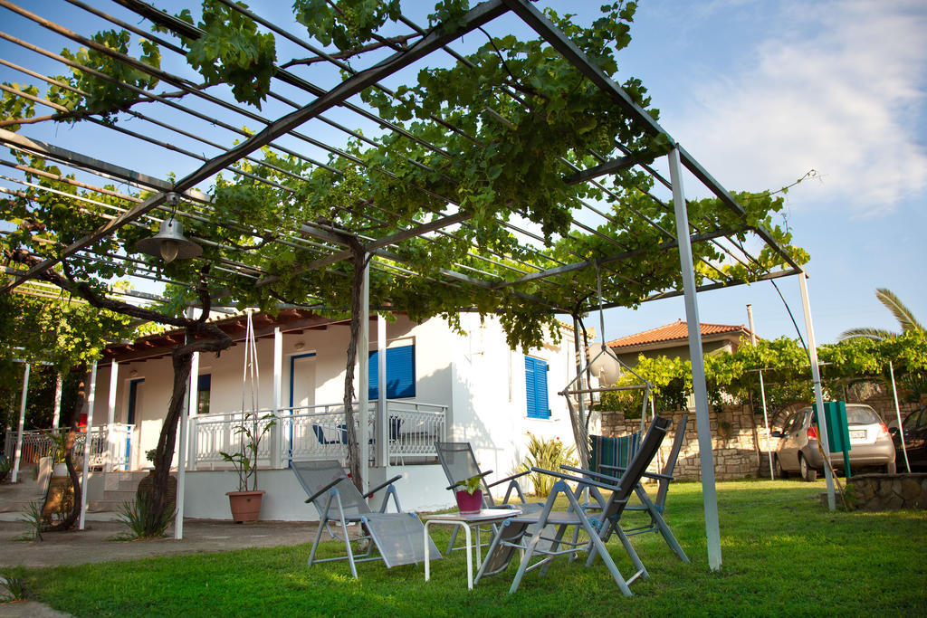Akroyali Hotel & Villas Messinia Exterior photo
