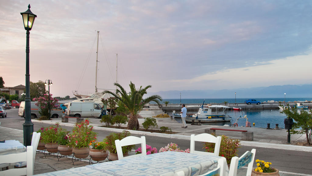 Akroyali Hotel & Villas Messinia Exterior photo