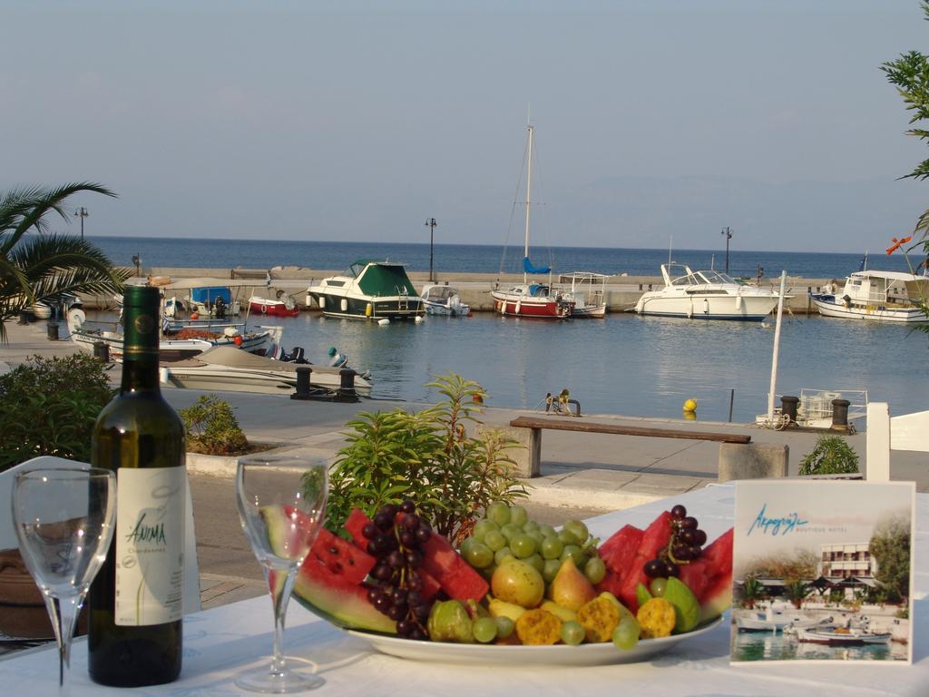 Akroyali Hotel & Villas Messinia Exterior photo